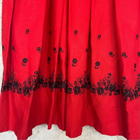 Vintage German brethren style fit flare sleeveless red black dress large - Picture 4 of 7